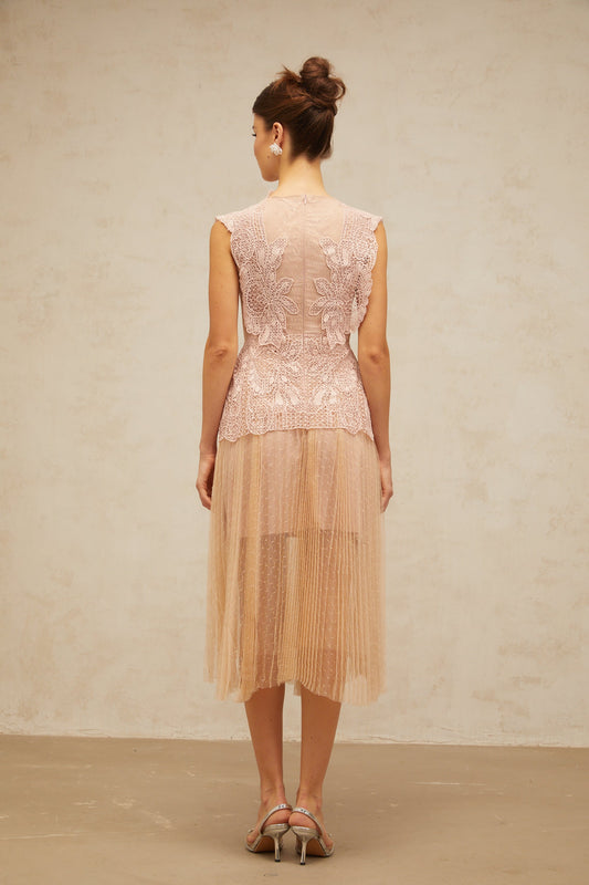 Céleste floral-lace-panelling tulle midi dress in Pink
