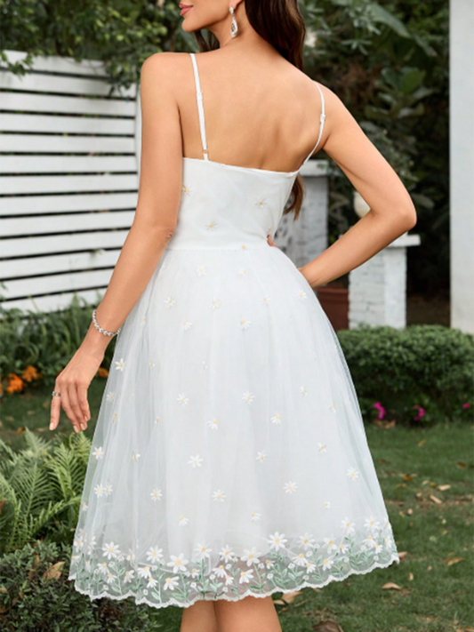 Women's Elegant Daisy Embroidery Party Strapless Midi Dress MDA1831F0Y