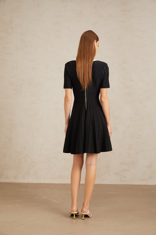 Géraldine Black Contrast Trim Knit Mini Dress