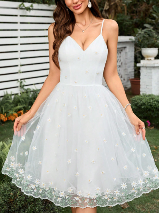 Women's Elegant Daisy Embroidery Party Strapless Midi Dress MDA1831F0Y